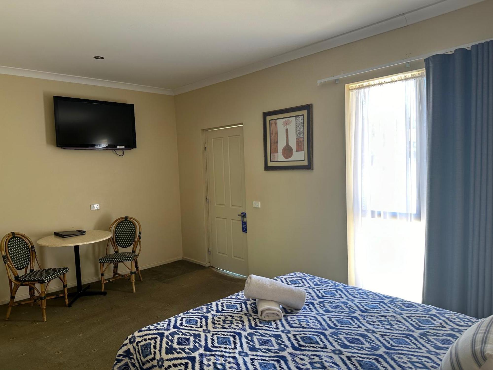 The Tower Hotel Kalgoorlie Exterior photo